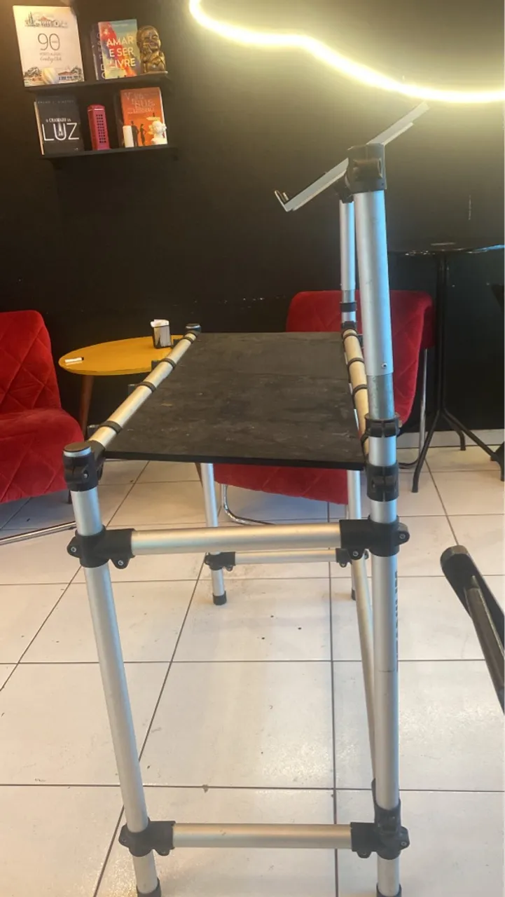Mesa dobrável multiuso
