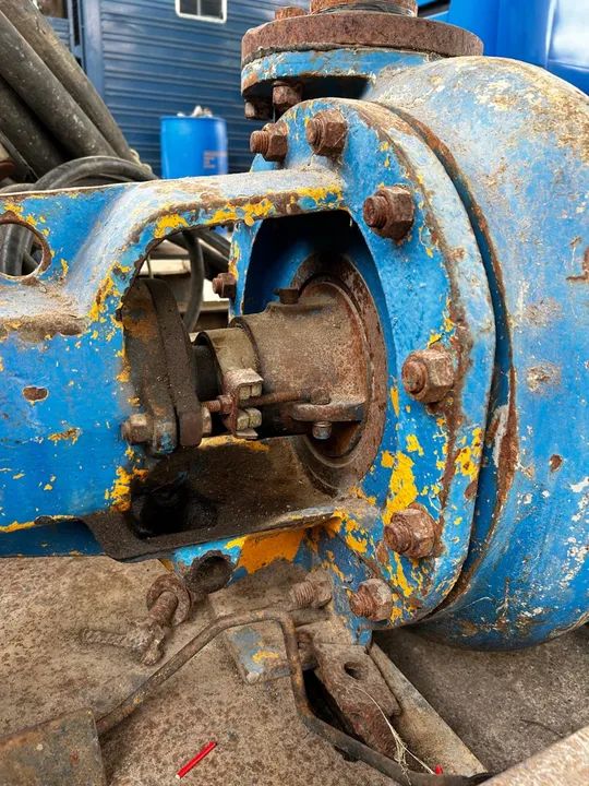 Bomba acoplada com motor 6 silidro - Foto 2