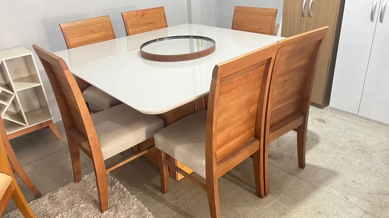 Mesa quadrada de Jantar com 6 cadeiras em madeira - Foto 2