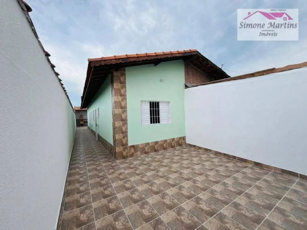 CASA COM PISCINA NA PRAIA DE MONGAGUA POR APENAS R$258.000,00