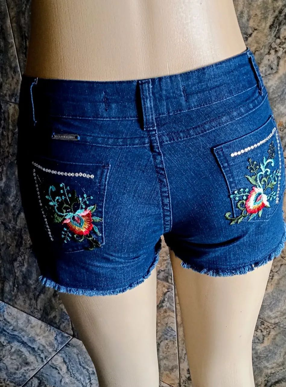 Shorts Jeans Bordado Azul Floral - Foto 5