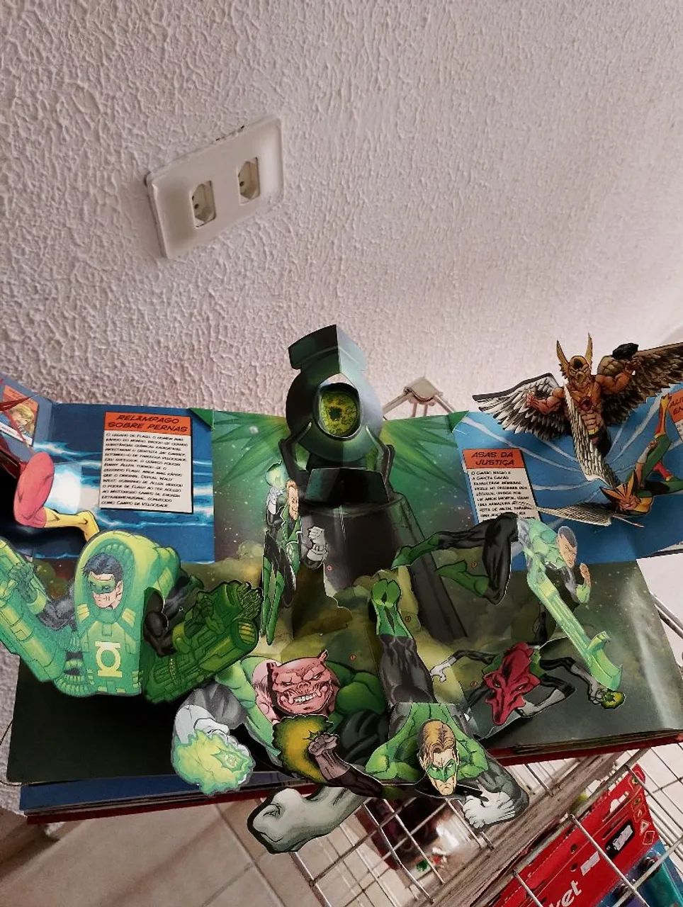 DC Super Heróis - O Poderoso Livro Pop-Up - Foto 5