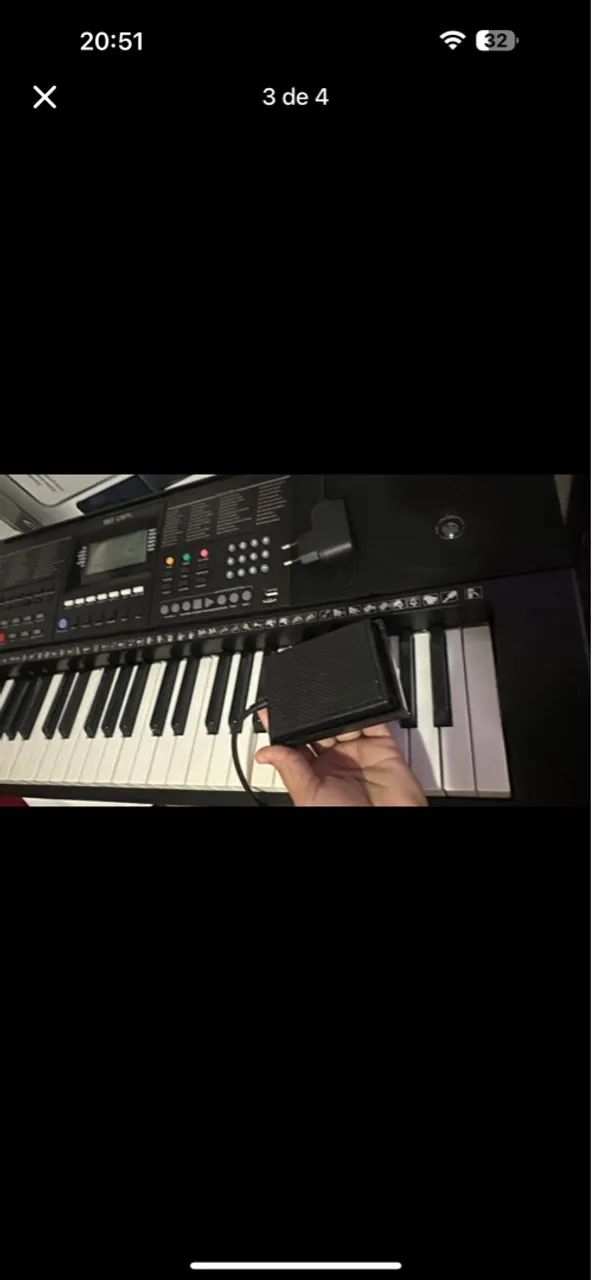 Teclado Musical com Pedal