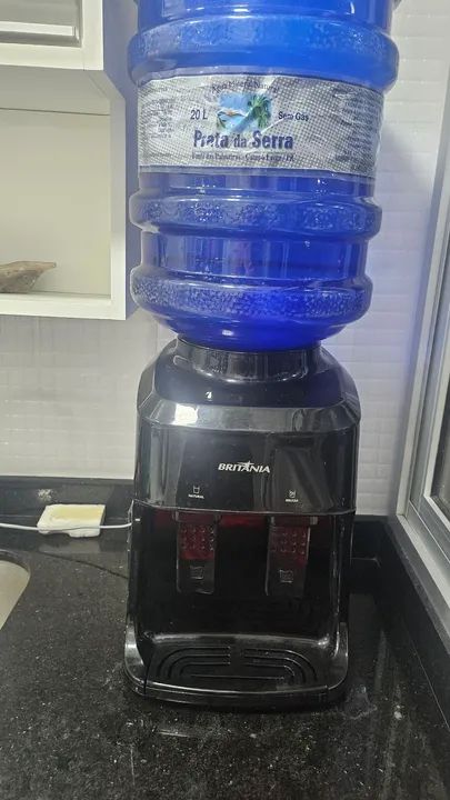 Bebedouro de água Britânia