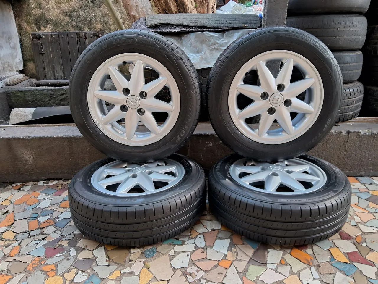 Jogo de rodas de liga leve aro 14/4 furos originais Renault Clio e outros  - Foto 4