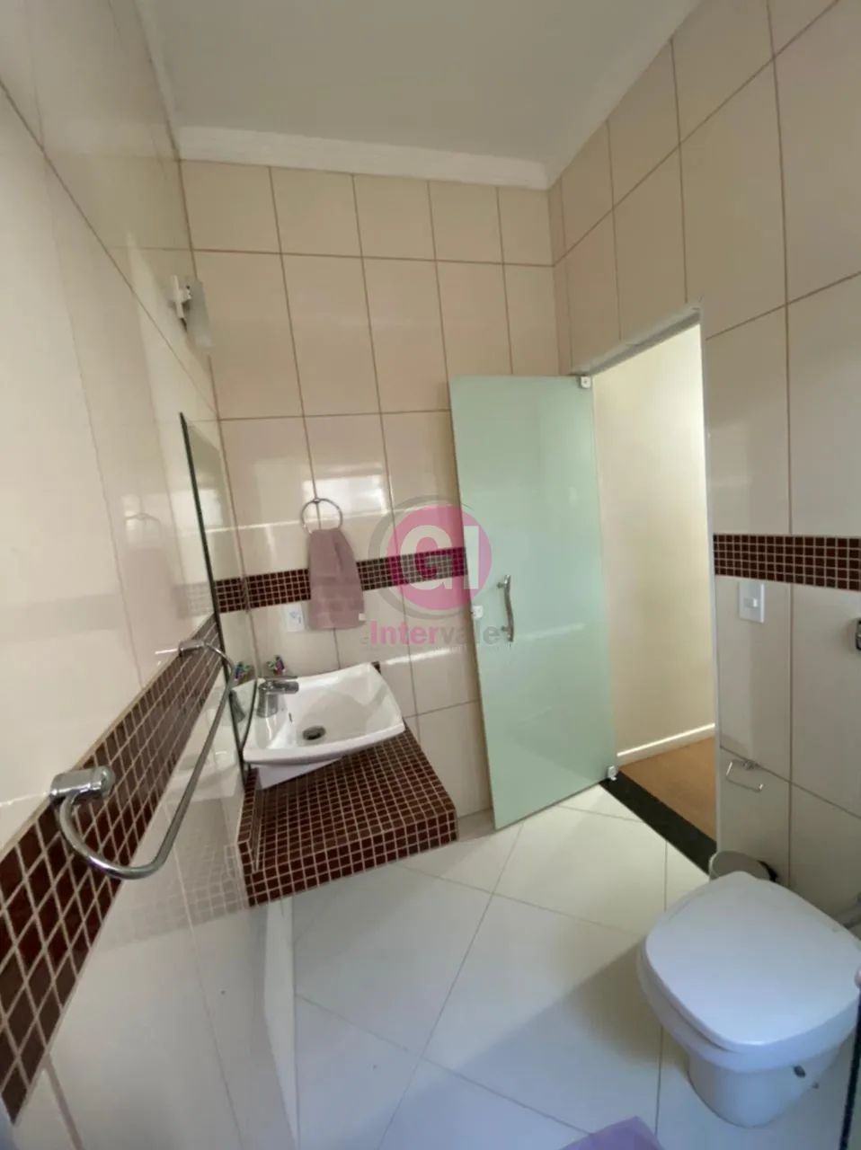 ALUGO CASA COM PISCINA NO VILLA BRANCA 4 QUARTOS 3 SUITES em JACAREÍ SP - Foto 2