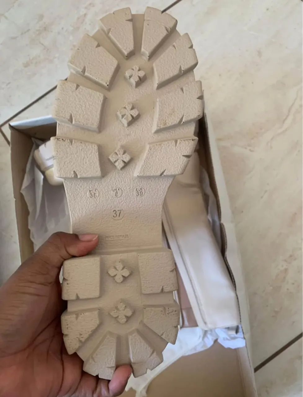 Coturno off white 37 em couro  - Foto 3