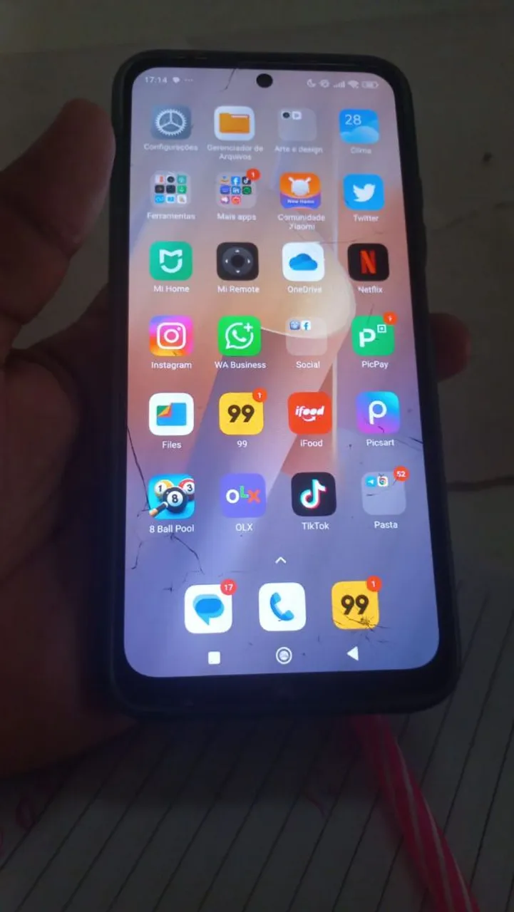 vebde-se redmi not 11, com marcas de uso, funcionando perfeitamente !
