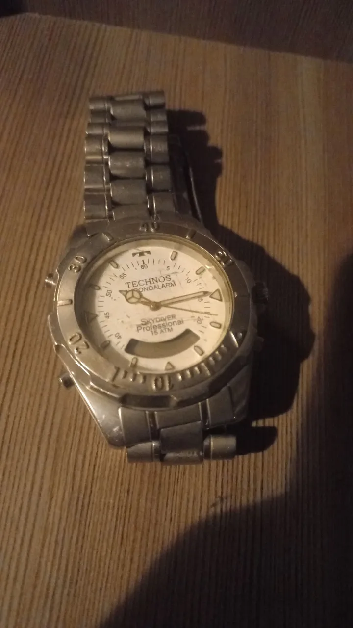 Relógio Technos Chronoalarm SkyDiver Profissional 15 ATM