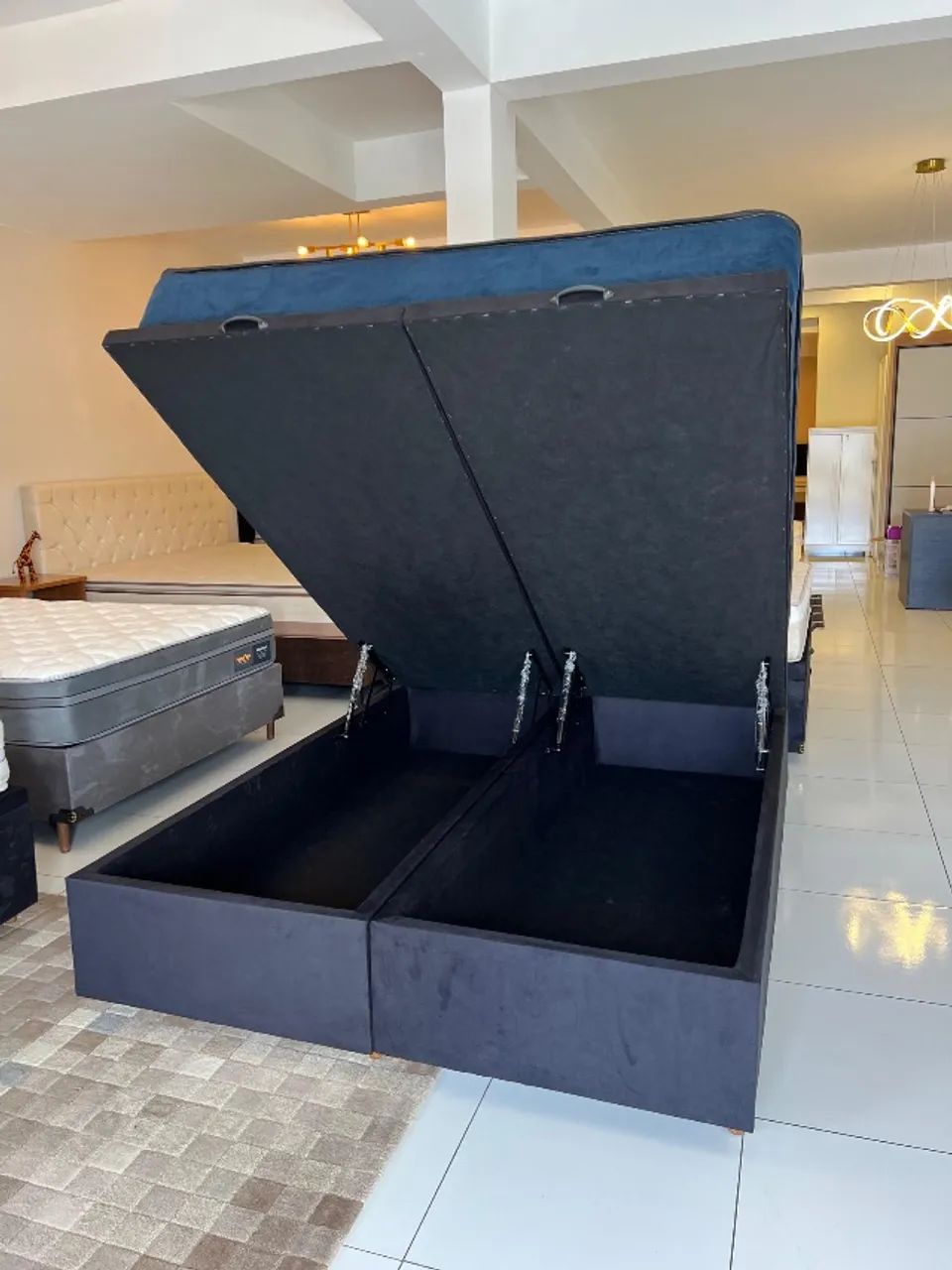 Cama de BAÚ QUEEN TOP COM COLCHÃO 