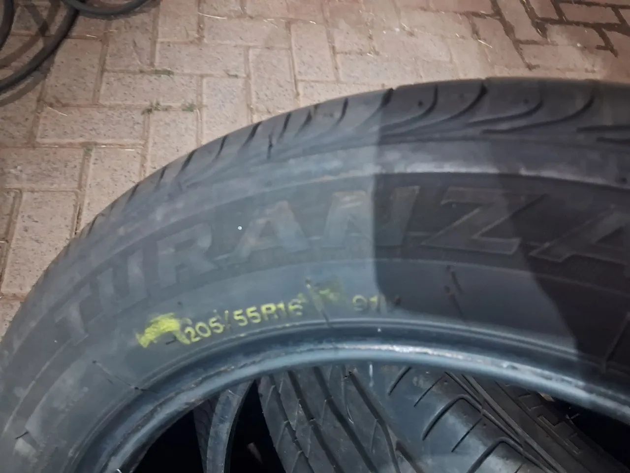 Pneu 205/55R16 91V  Bridgestone turanza e300 - Foto 2