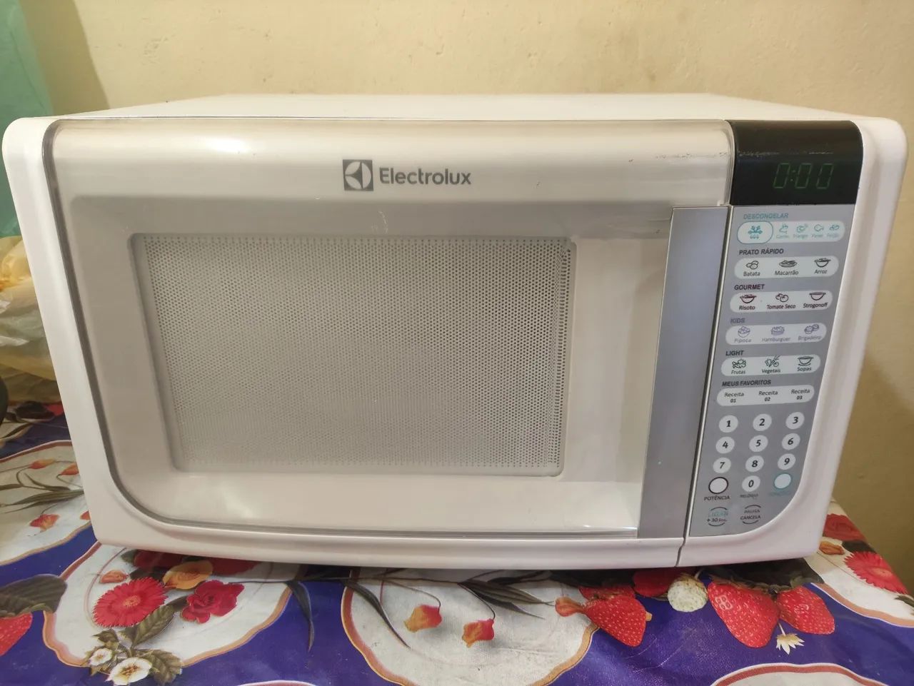 Microondas Electrolux 31 litros funcionando perfeitamente 