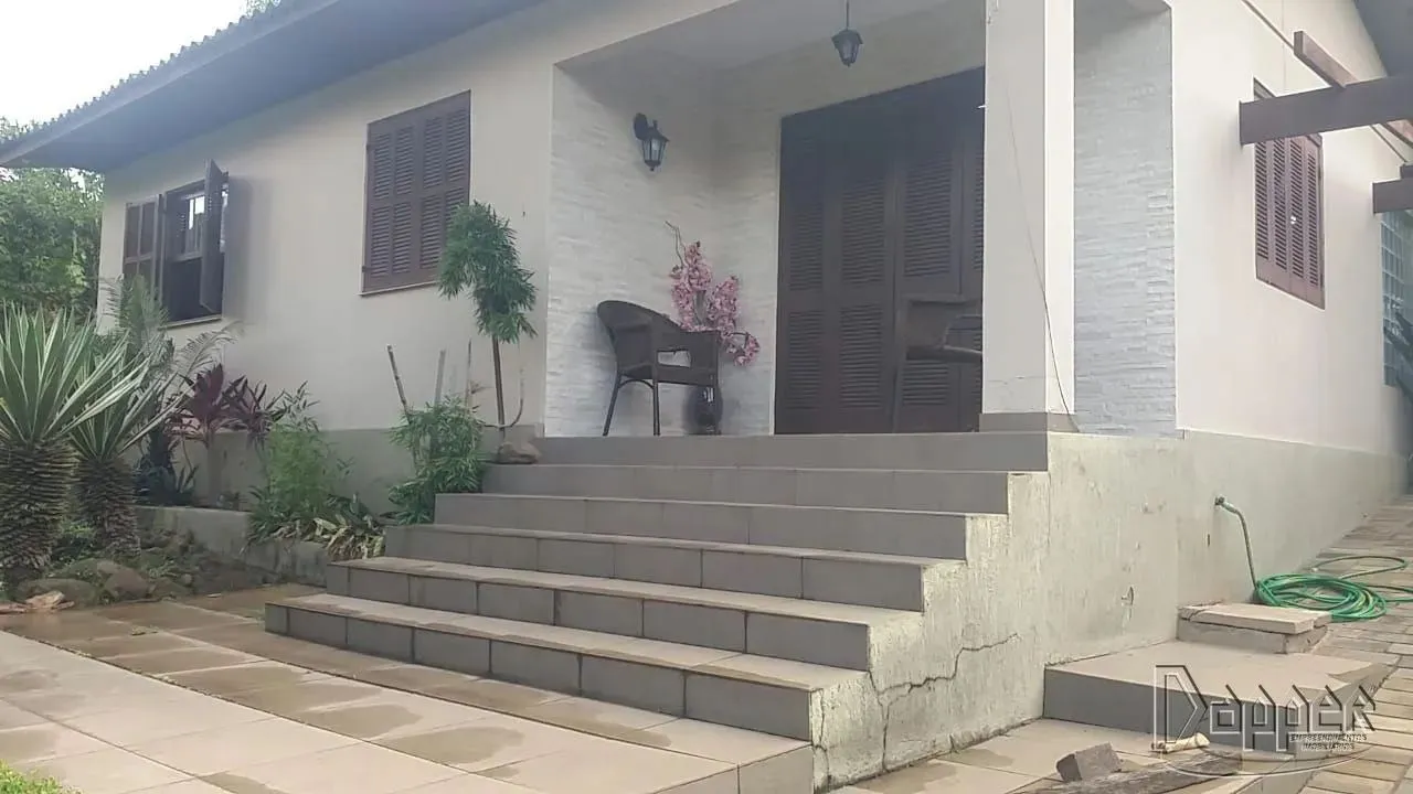 Casa residencial à venda no bairro Travessao com 210 m² e 3 dormitórios/quartos