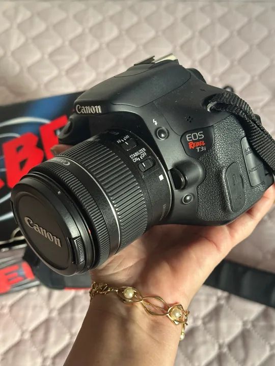 Câmera Canon EOS Rebel T3i - Ótimo estado! - Foto 2
