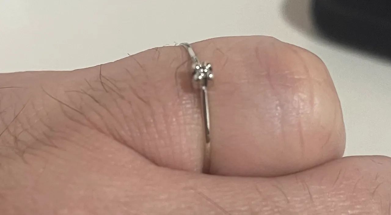 Vendo Anel Solitário Ouro Branco e Diamante - Foto 2