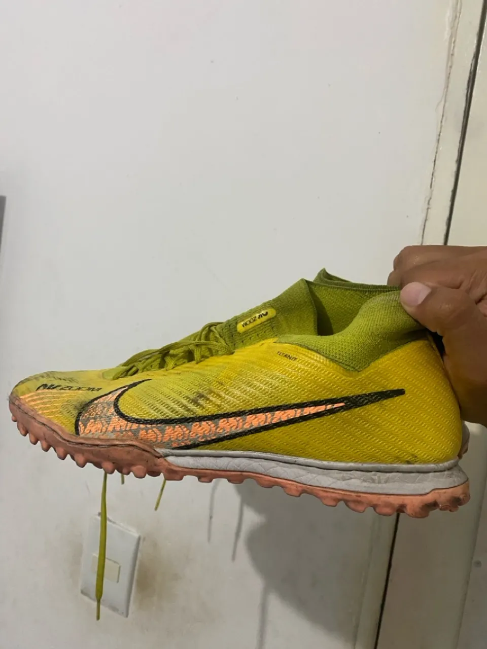 Chuteira Society Nike Mercurial Amarela