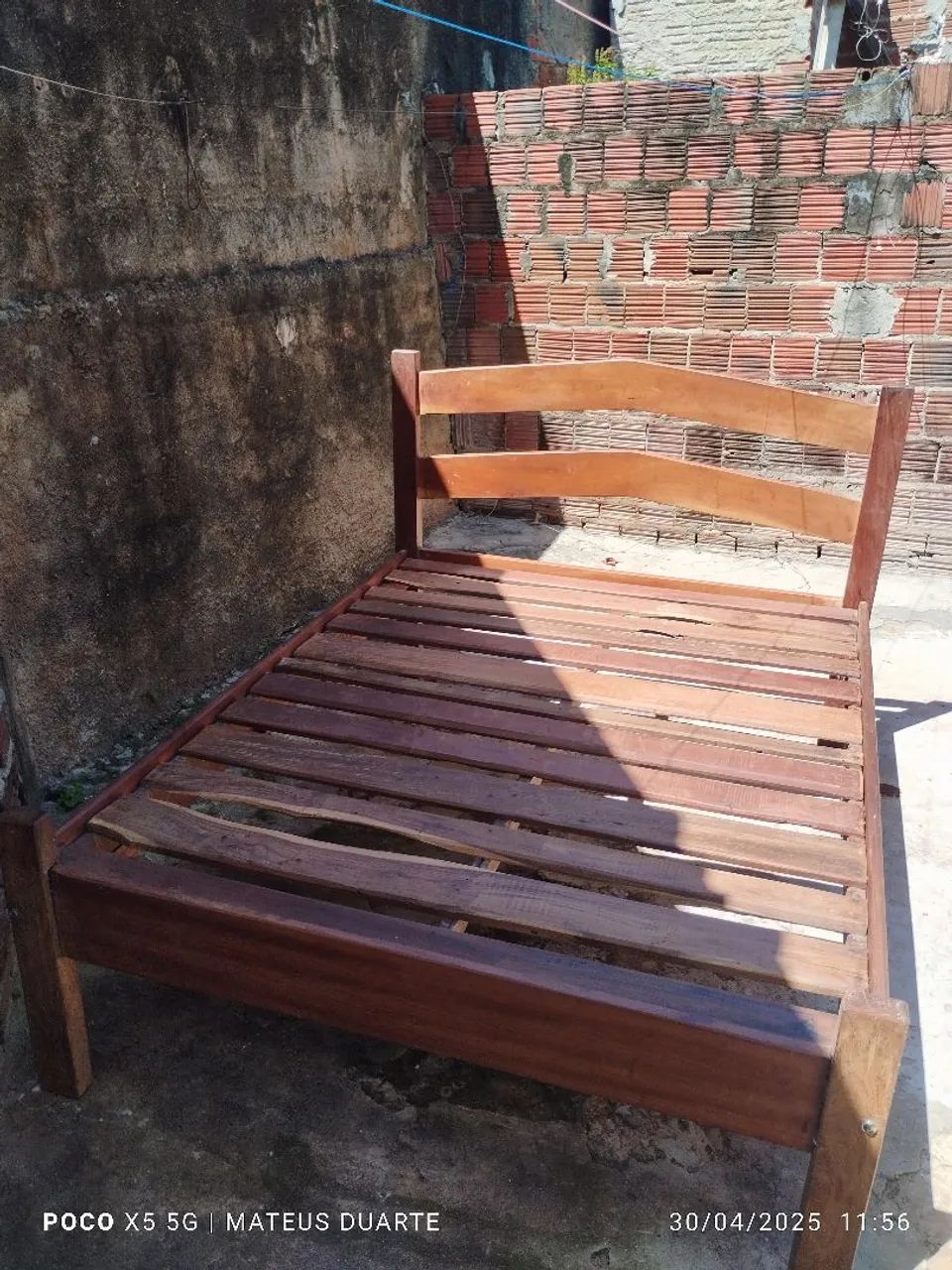 Cama de casal madeira boa e maciça - Foto 3