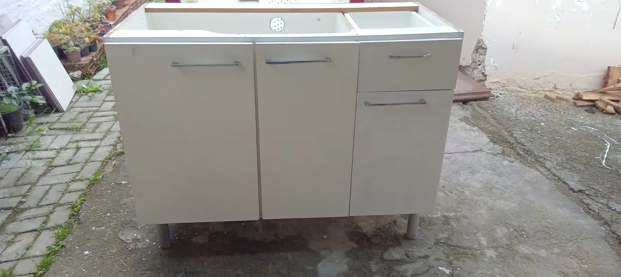 Armário com pia para lavanderia mts :1.20 X 55 cmts
