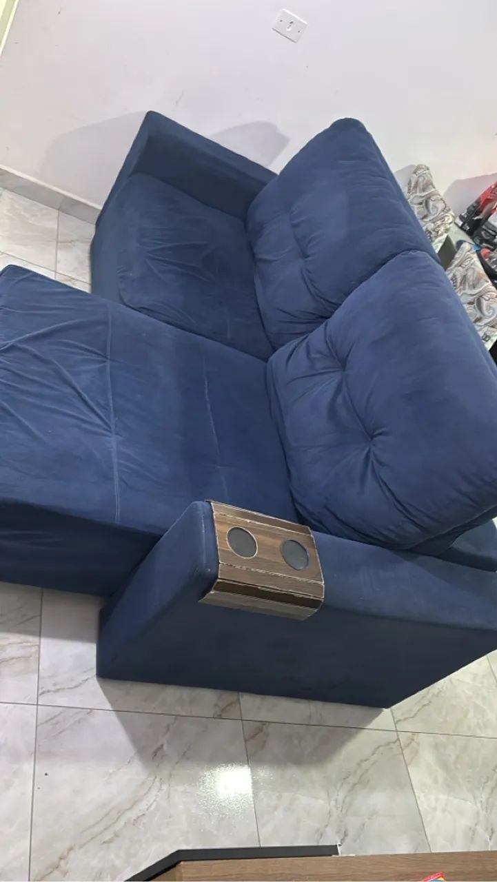 Sofá retrátil em Suede Azul  - Foto 3
