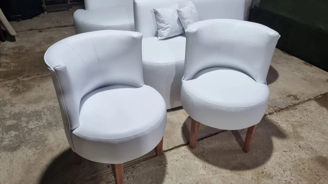 Poltronas modelo retrô em corino - Foto 3