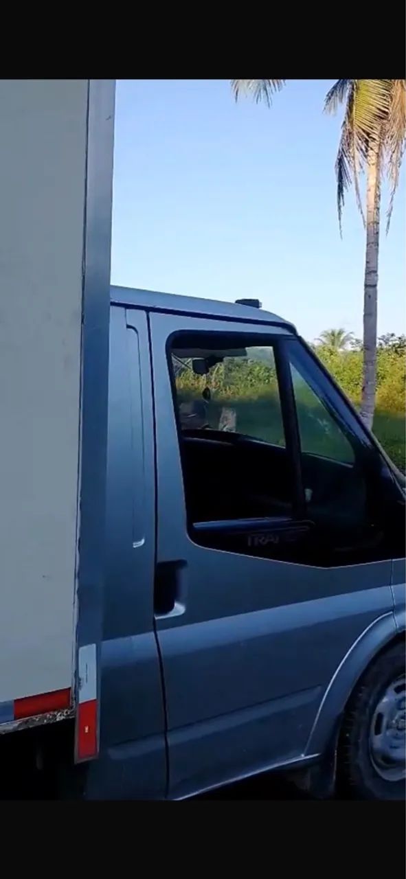 Caminhão  Trânsit com baú térmico  - Foto 5