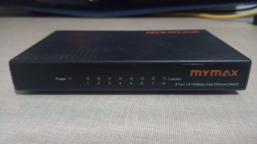 Switch 8 Portas 10/100mbps Preto - Mymax