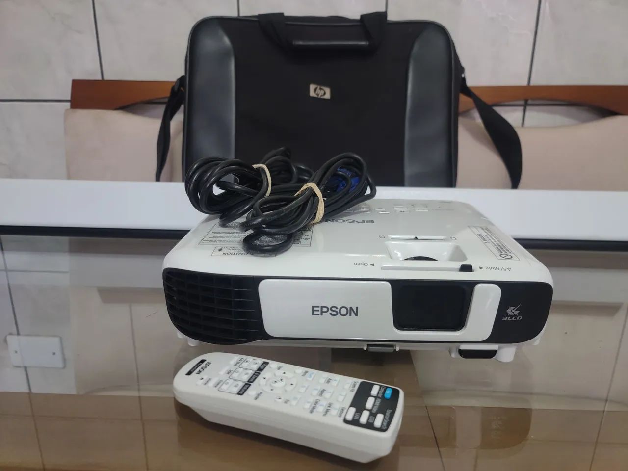 Projetor EPSON PowerLite X41+ Tela elétrica de projeção - Foto 4