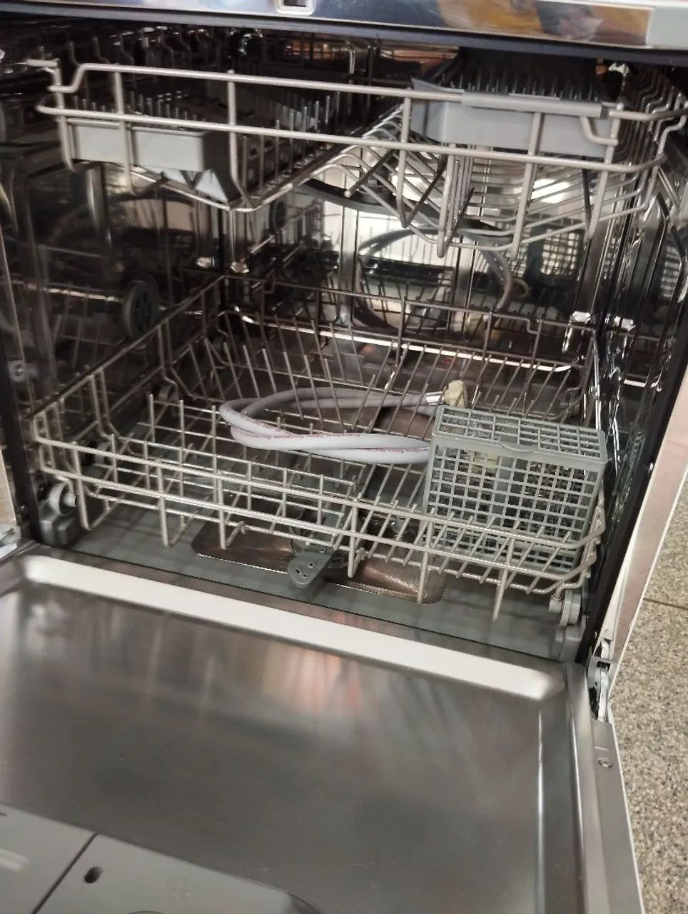 Lava Louças Electrolux LE08B Branca 127V - Nova! - Foto 4