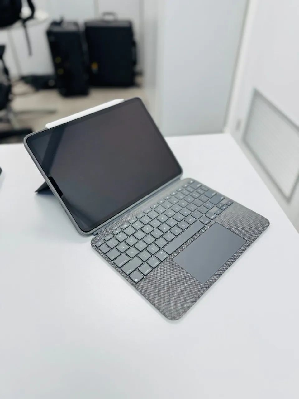 OPORTUNIDADE! iPad Pro M1 Kit Completo (Pencil + Combo Touch) - R