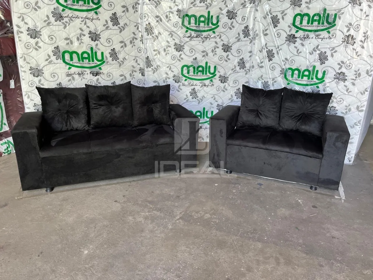 sofa de canto chaise 4 fênix R$ 1.660,00 sofa ilhéus 2/3 conjunto R$ 650,00