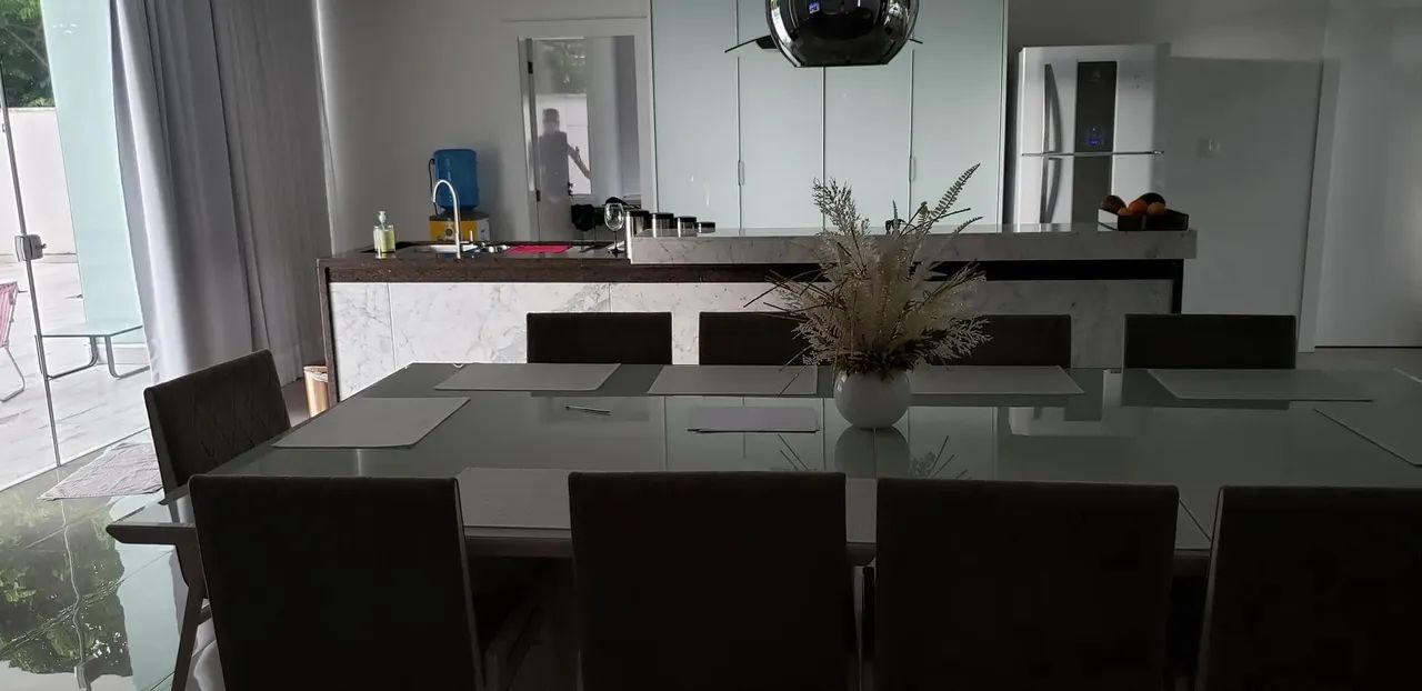Duplex Alto Padrão no Condomínio Passarinhos. 402m2. 4 suítes, Adega, Piscina. Completa e  - Foto 5