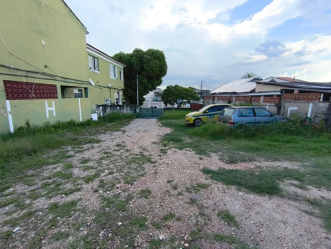Terreno de 650 m² em Brás de Pina