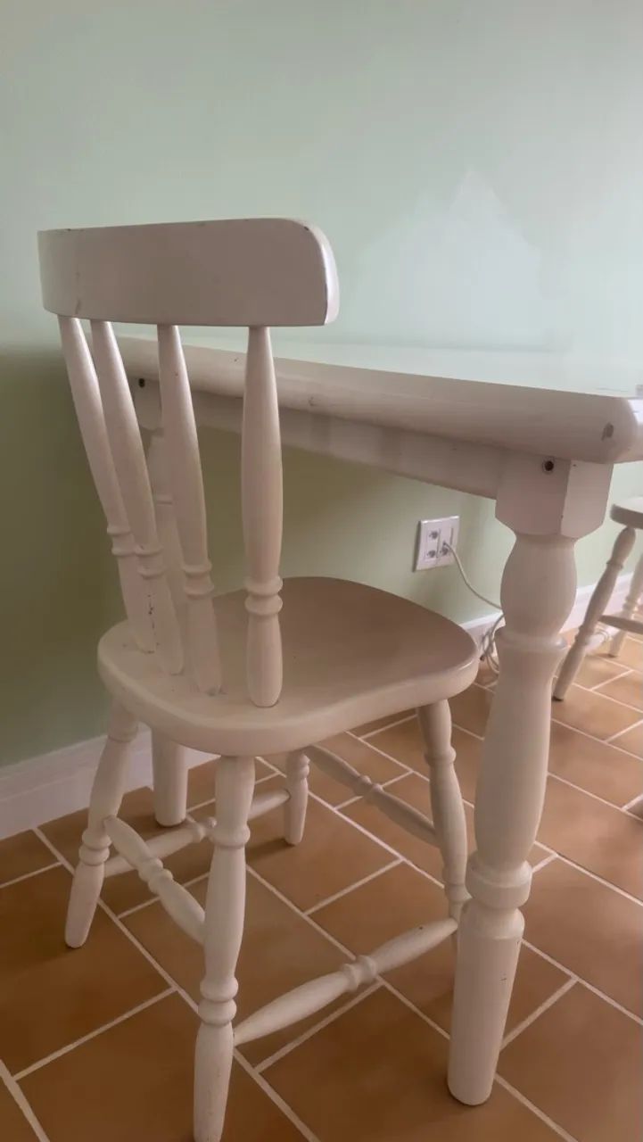 MESA DE MADEIRA MACIÇA COM CADEIRAS  - Foto 3