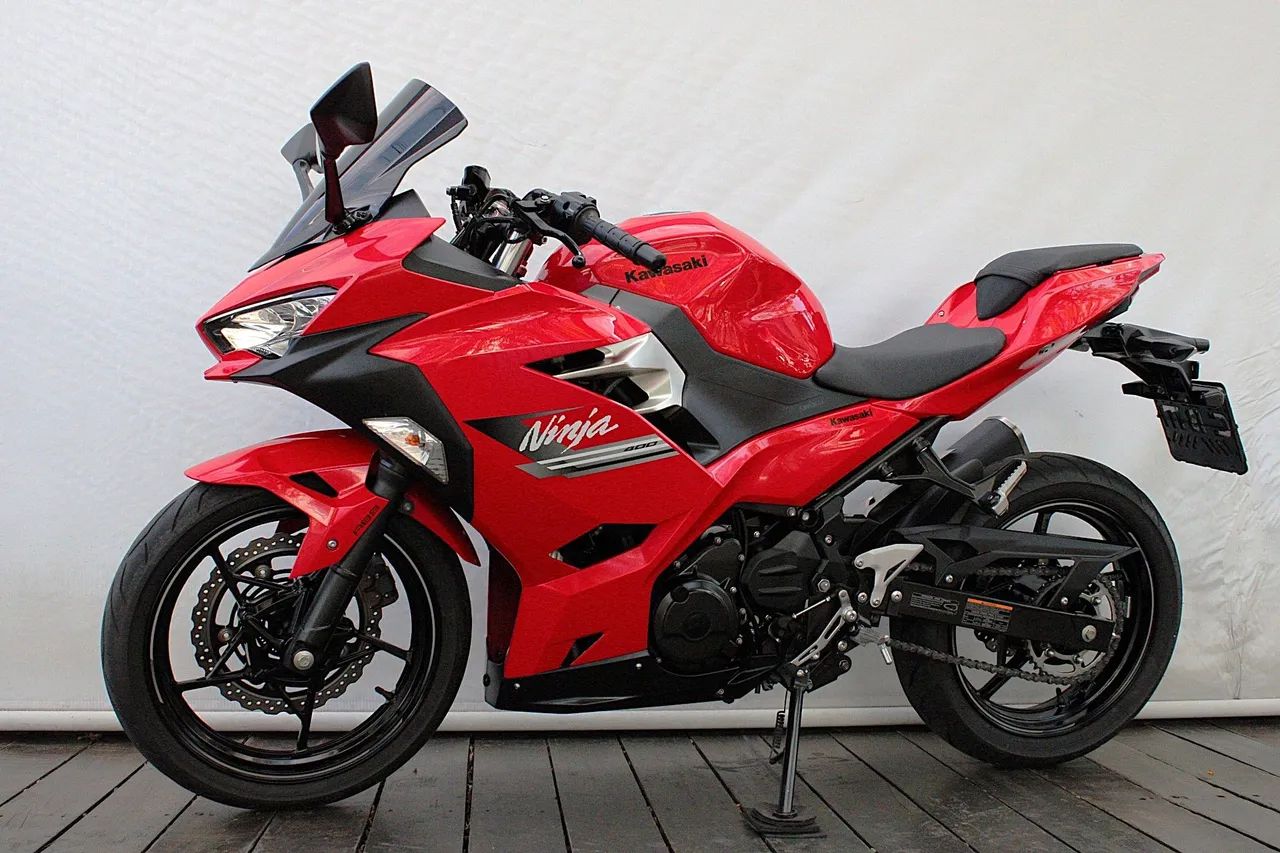 KAWASAKI NINJA 400 - Foto 3