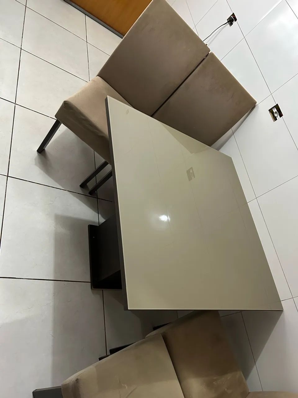 MESA COM 4 CADEIRAS  - Foto 4