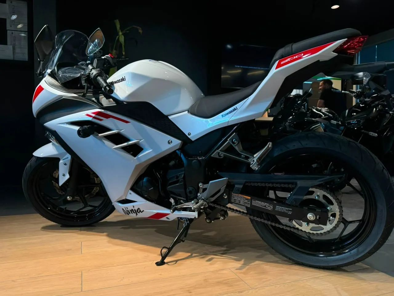Kawasaki -- NINJA 300 - Foto 2