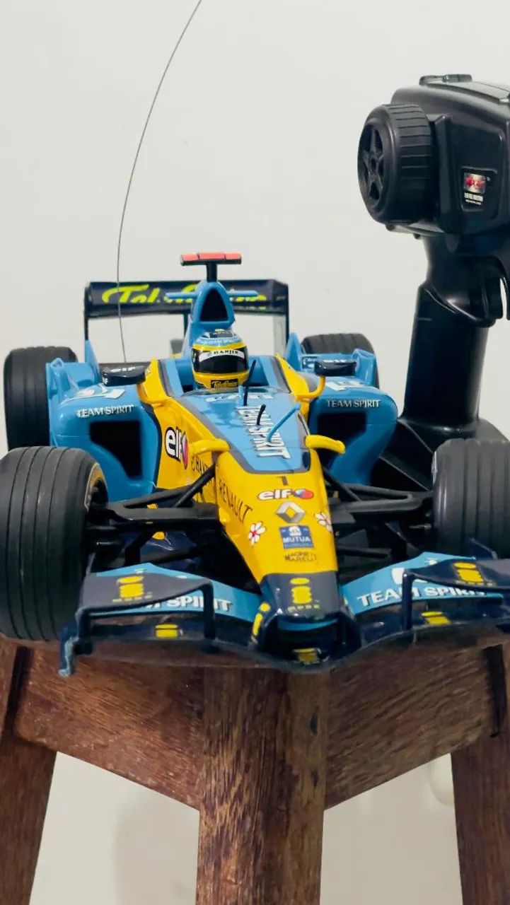 Carro de controle remoto F1 Renault R26 F.Alonson GP Brasil 2006 1.18 - Foto 4