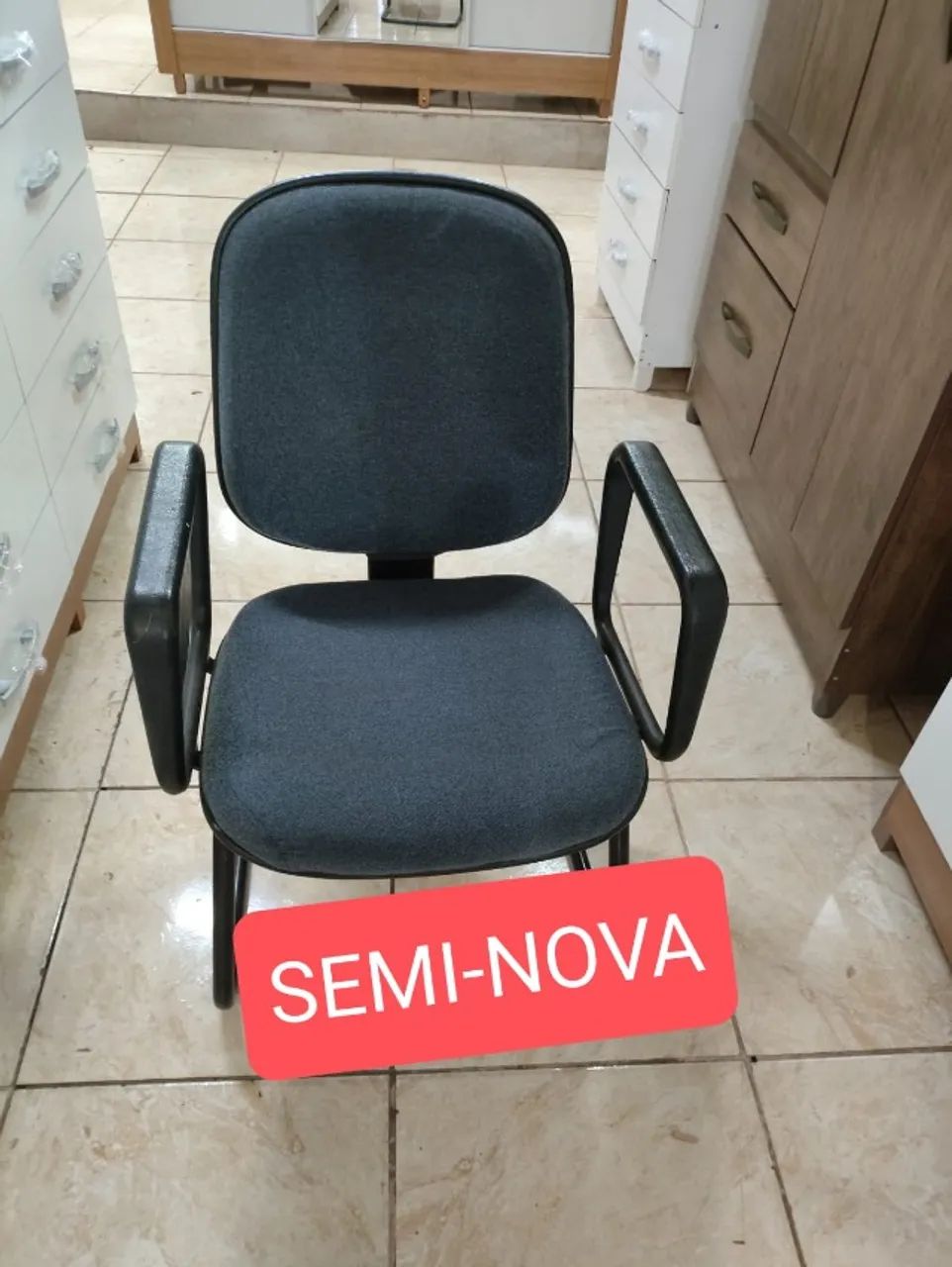 CADEIRA ESCRITÓRIO  ESTOFADA - Foto 3
