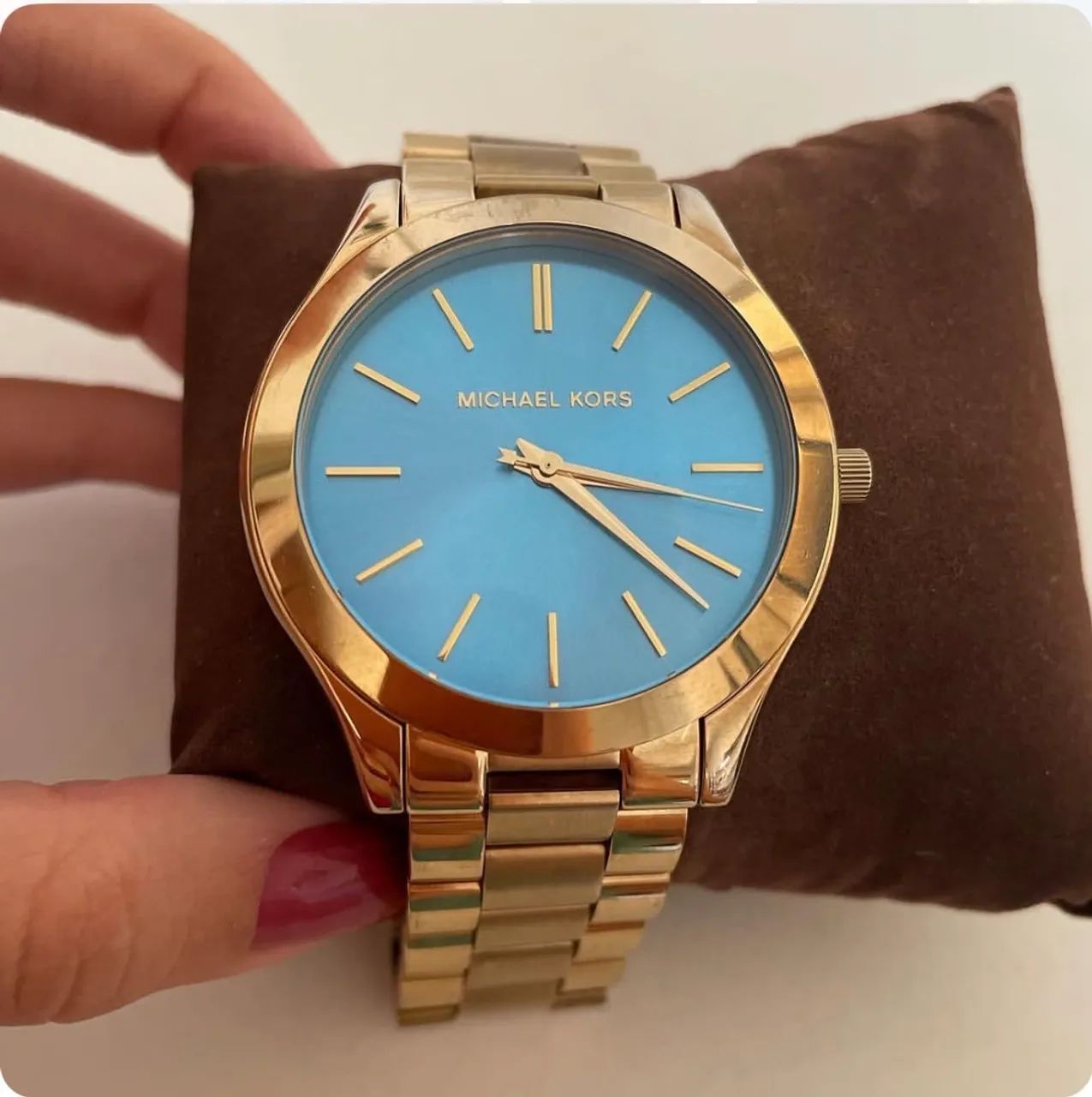 Relógio Michael Kors Original fundo azul 