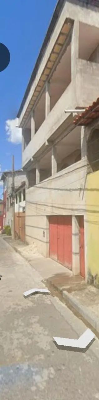 Prédio com 2 casa boas 3 quarto e 1suite e duas varandas cada casa ,com garagem 