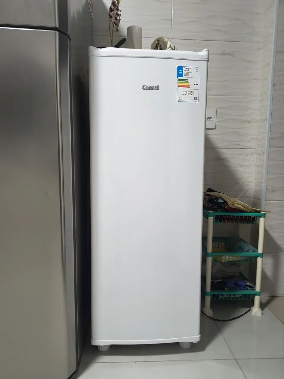Freezer vertical Vcu18gb 121litros bem conservado  - Foto 2