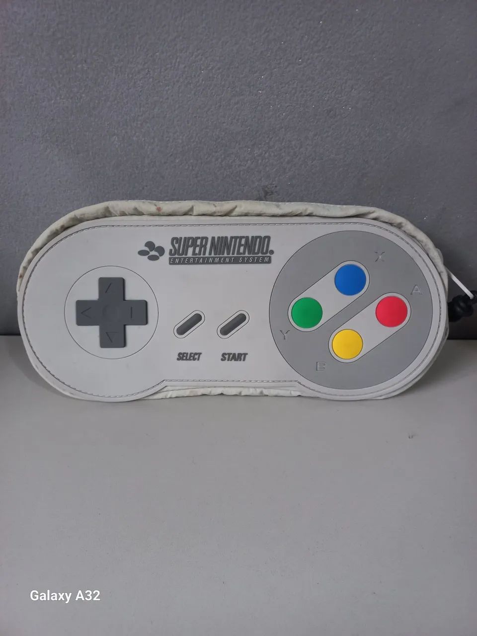 Pouchet super Nintendo zara