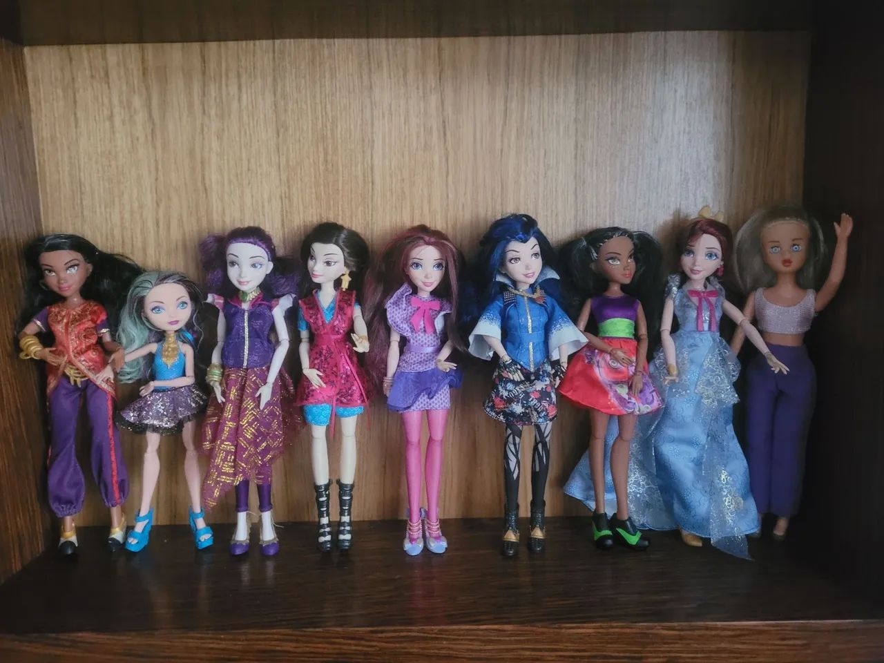Bonecas diversas