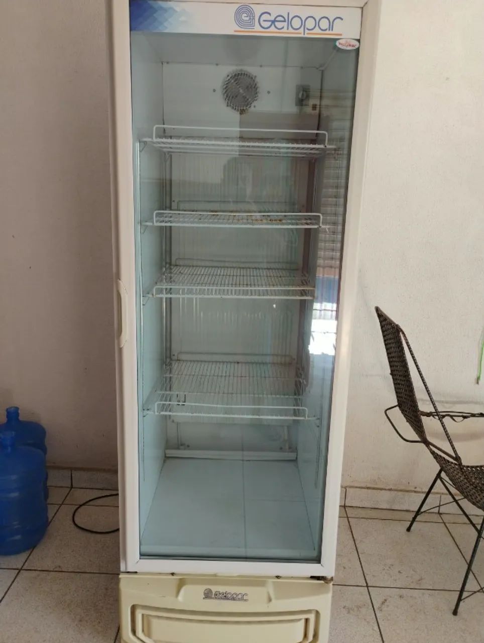 EXPOSITOR DE BEBIDAS