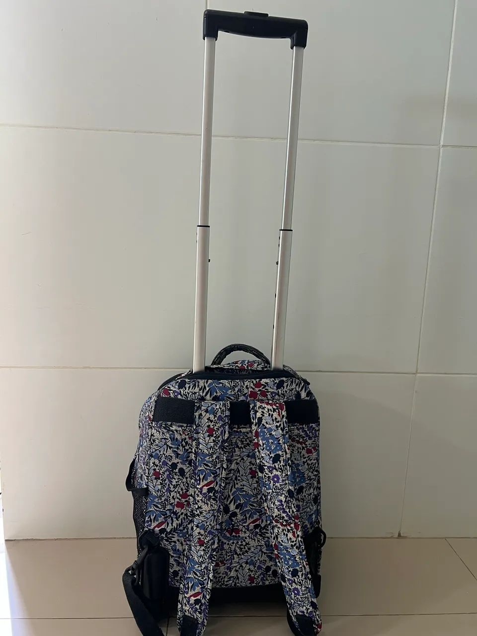 Mala / Mochila Carrinho Kipling Original Estampada Floral Azul e Lilás - Foto 4
