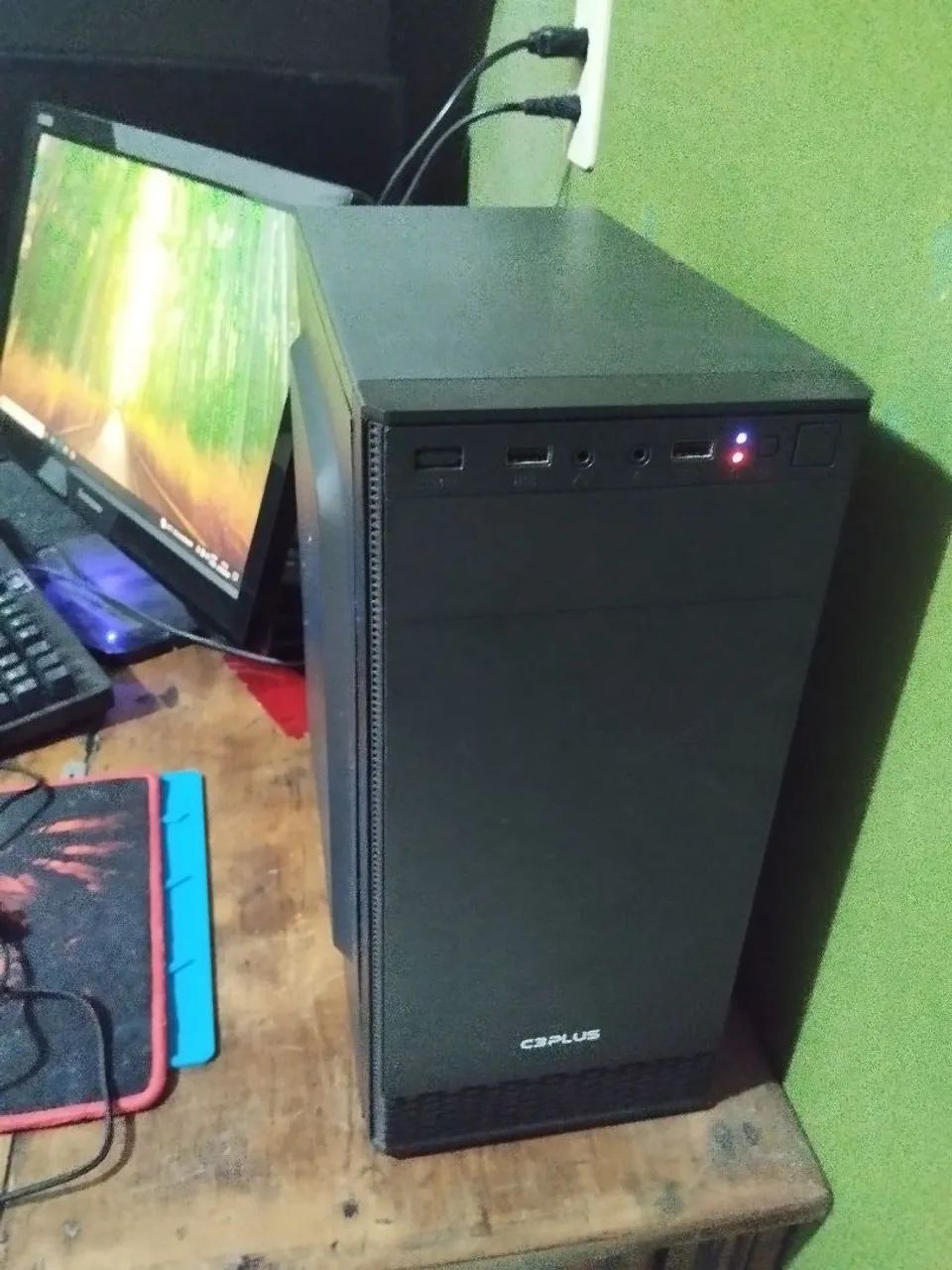 Desktop com monitor