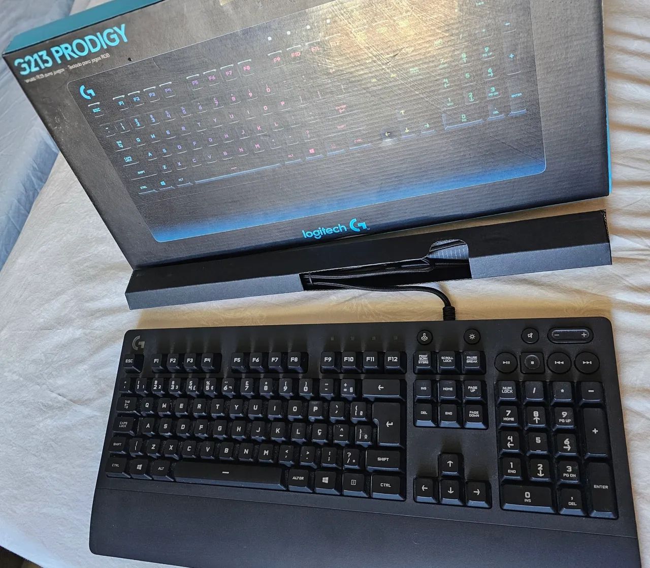 Teclado Gamer Logitech G213 - Foto 2