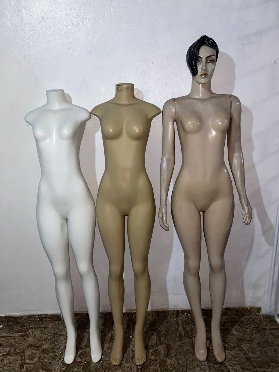 Kit 3 manequins Femininos para loja  - Foto 2