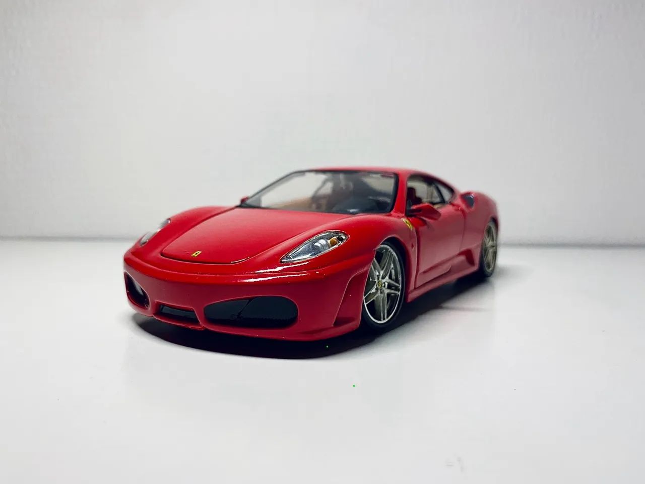 Miniatura Ferrari F430 F1 2008 Coupé 1:24 Maisto - Hobbies e