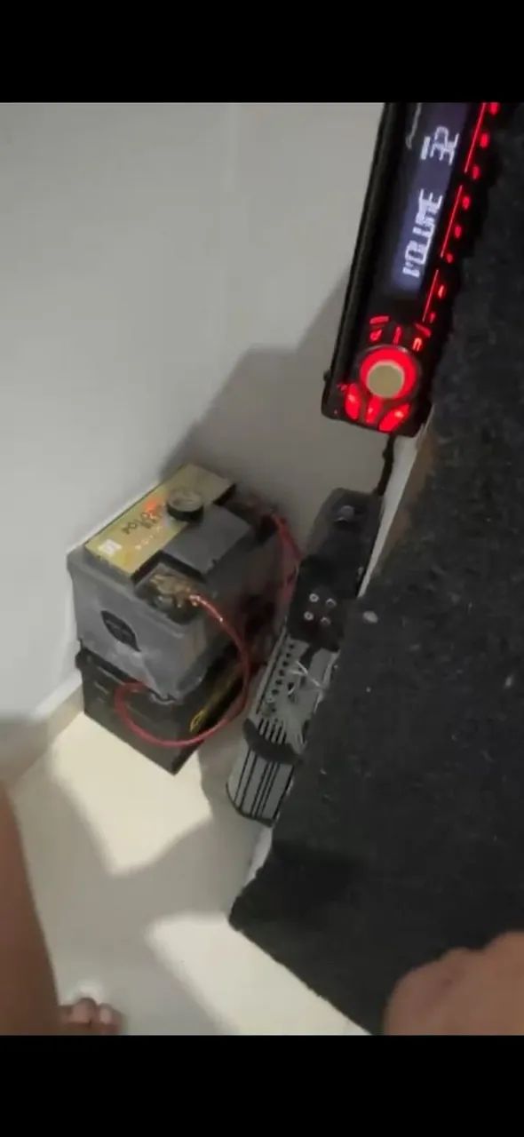 Vendo som automotivo em bom estado (tem módulo aparelho e bateria e modulo de corneta) - Foto 2